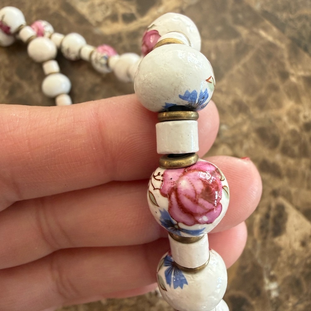 1970 Porcelain Beads Necklace - Picture 6 of 8